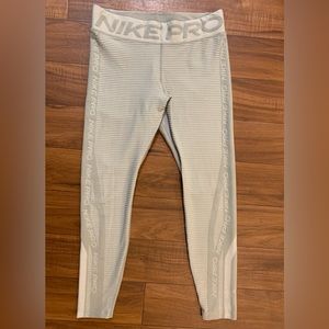 Nike Women’s Pro Hyperwarm Training Tights/Leggings size Large